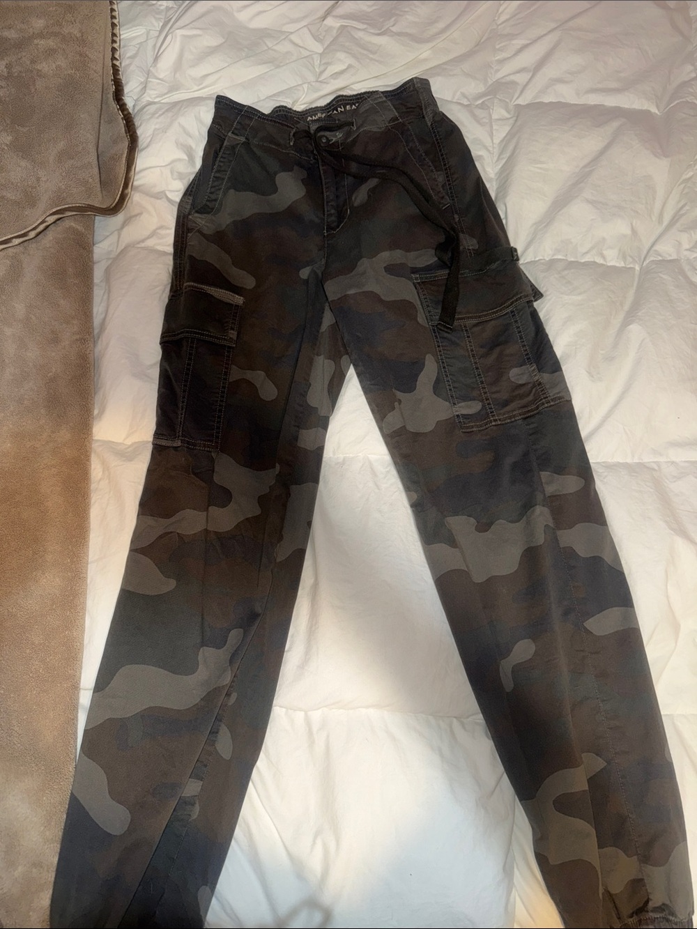 AMERICAN EAGLE CARGO PANTS